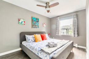 Modern 2BR - King Bed Apartment - PRIME Location